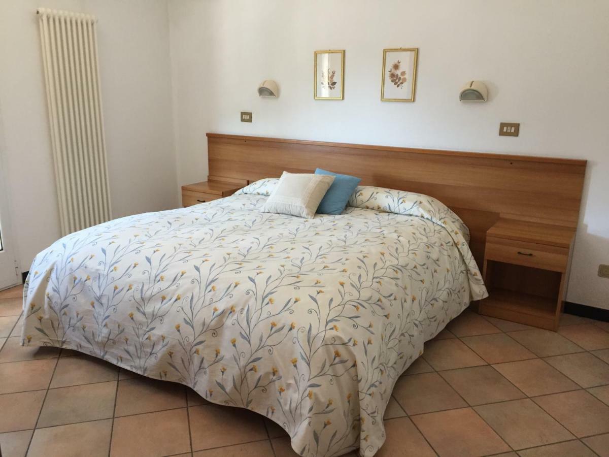 Albergo Franzone Tovo San Giacomo Buitenkant foto